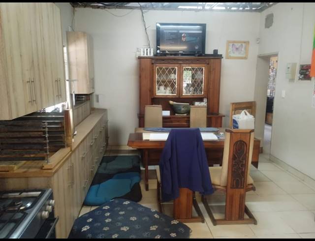 3 BEDROOM HOUSE FOR SALE IN OOS EINDE